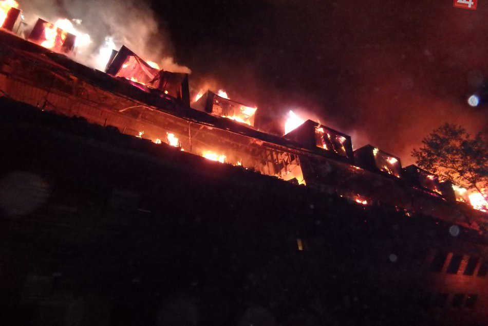 Ilustračný obrázok k článku FOTO priamo z miesta: Hotel v Demänovskej doline skončil v plameňoch, hasiči stále v akcii!