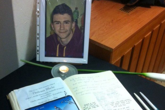 Ilustračný obrázok k článku Pri pondelkovej tragickej nehode zahynul aj študent Katolíckej univerzity v Ružomberku