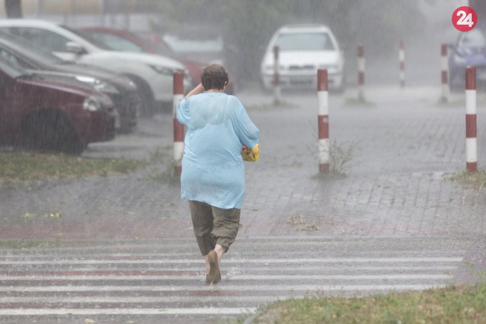 Ilustračný obrázok k článku Najvyššia výstraha pre okres Ružomberok: Meteorológovia varujú pred povodňou!